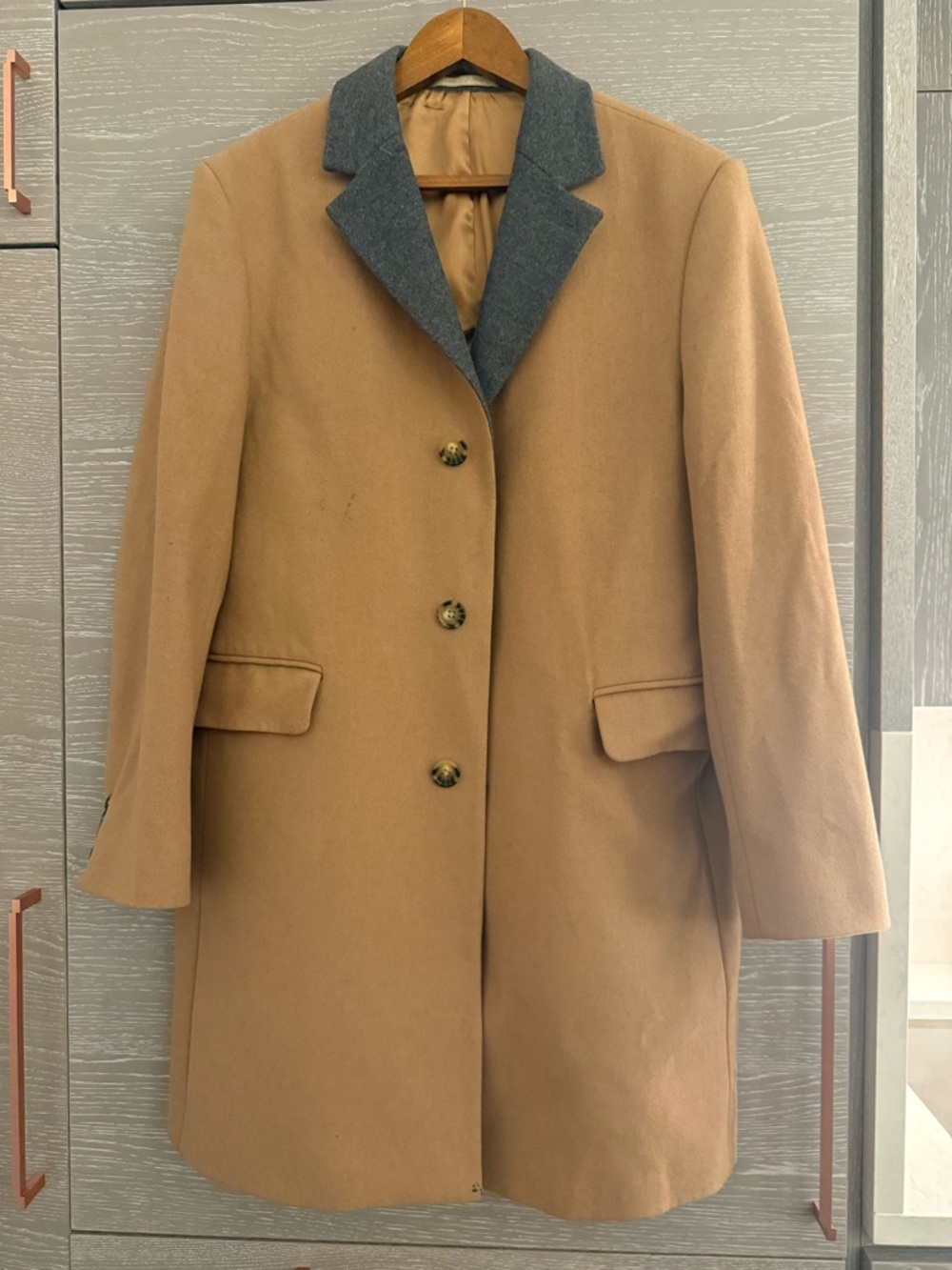Men’s Michael Kors Wool-Blend Coat with Contrast Gray Collar